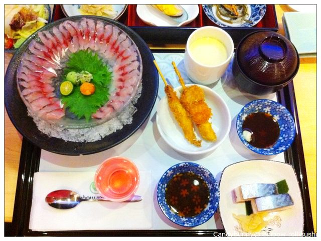 10.rainbow roll sushi.jpg