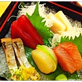 16.rainbow roll sushi.jpg