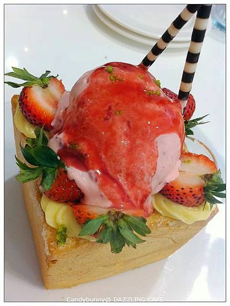04. DAZZLING CAFE.jpg