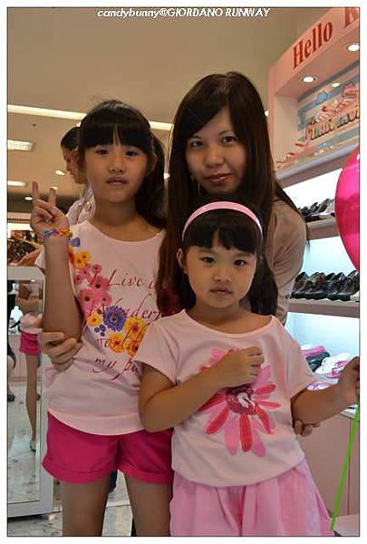02.GIORDANO RUNWAY