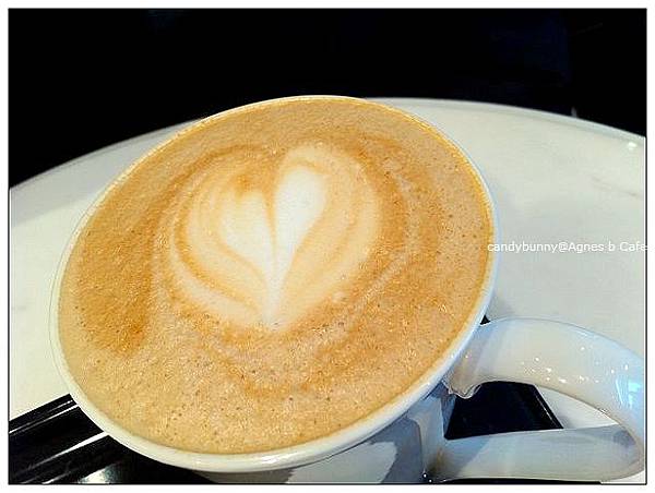 04.Agnes b Cafe.jpg