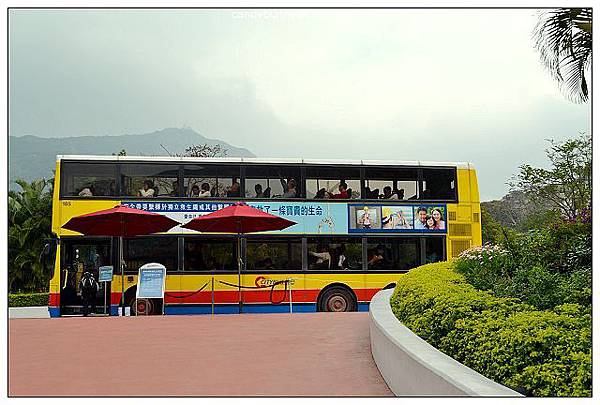 01.Bus + 登山電梯.JPG