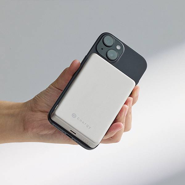 Qi Energy SSB 磁吸固態行動電源 3.jpg