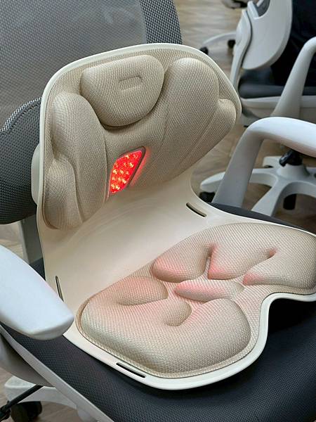 iSpine溫感震動正脊坐墊 2.jpg