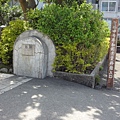 姬百合紀念塔是祭拜犧牲於第二次世界大戰的沖繩戰役中227名「姬百合學徒」的紀念碑