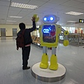 松山機場內技嘉贊助的機器人