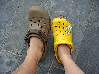 Crocs 墨小綠  & 花小黃