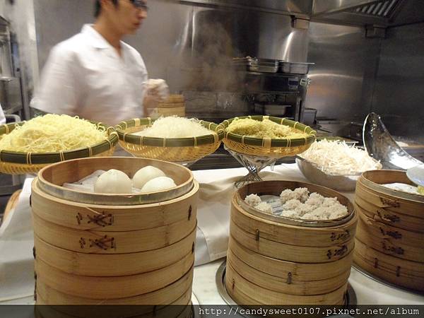 20130819芙洛麗-現煮麵區及包子蒸食區