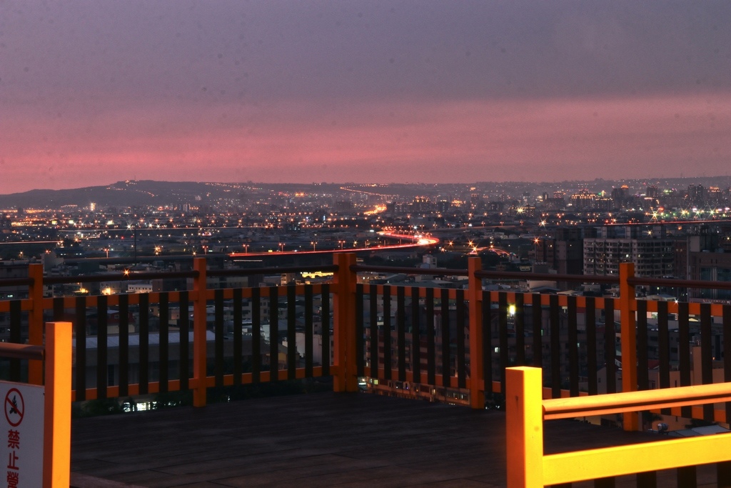 台中夜景懶人包 台中夜景玩不完40個推薦夜景大台中俯瞰星光點點的城市夜景動人夜色配上滿天星空百萬夜景 盡收眼底大台中有那些浪漫約會的好去處呢 台中夜景推薦