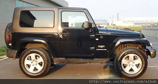 吉普JEEP WRANGLER  您也喜歡吉普JEEP的粗曠嗎?您也有JEEP想從美國帶車回來嗎?請聯絡CAR2TW