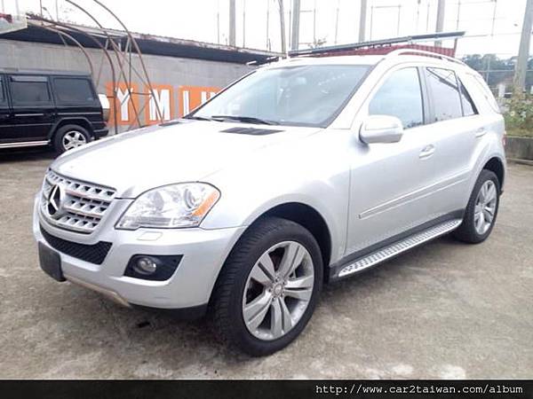 2010年賓士MERCEDES-BENZ ML350這不只是中年大叔的最愛,小鮮肉也屬意的車款,美規車賓士ML350規格、馬力、排氣量、價格、二手價格,從美國運車回台灣費用及關稅的相關說明 2010年賓士MERCEDES-BENZ ML350這不只是中年大叔的最愛,小鮮肉也屬意的車款,美規車賓士ML350規格、馬力、排氣量、價格、二手價格,從美國運車回台灣費用及關稅的相關說明