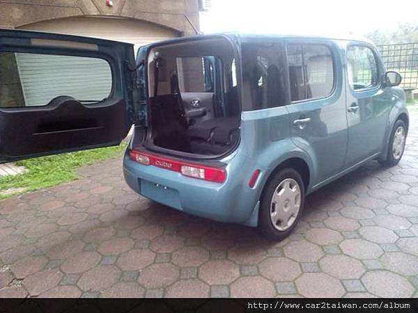 2011年NISSAN CUBE 2011年NISSAN CUBE