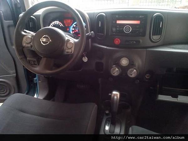 2011年NISSAN CUBE 2011年NISSAN CUBE