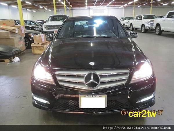 圖中是這台賓士C250在美國汽車出口倉庫照片,大家不要忘記喔,Car2TW擁有美國汽車海運出口執照,可以協助大家從美國出口各式汽車、包含新車、中古車二手車、事故車、報廢車、古董車到台灣,無論是自用車或是車商買賣車輛運回台灣都可以諮詢Car2TW汽車海運出口部門得到最低價格最好服務喔。 圖中是這台賓士C250在美國汽車出口倉庫照片,大家不要忘記喔,Car2TW擁有美國汽車海運出口執照,可以協助大家從美國出口各式汽車、包含新車、中古車二手車、事故車、報廢車、古董車到台灣,無論是自用車或是車商買賣車輛運回台灣都可以諮詢Car2TW汽車海運出口部門得到最低價格最好服務喔。
