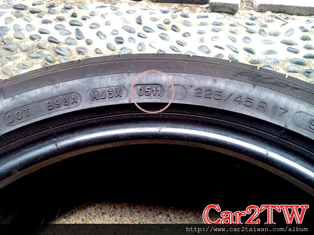 輪胎製造日期 輪胎製造日期-上圖這條米其林輪胎225/45/R17製造日期是2011年第5周