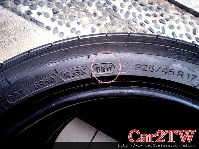 輪胎製造日期 輪胎製造日期-上圖這條米其林輪胎225/45/R17製造日期是2011年第2周