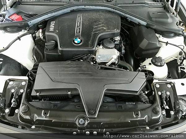 BMW F30 328i引擎.jpg BMW F30 328i引擎.jpg