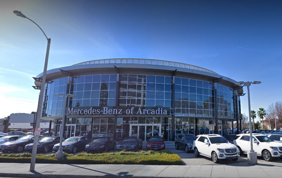 賓士經銷商Mercedes-Benz of Arcadia是Car2TW長期配合賓士原廠之一， Car2TW其他配合賓士原廠經銷商Dealership還包含Downtown LA Motors、 Mercedes-Benz of Beverly Hills、Mercedes-Benz of Long Beach、 W.I. Simonson Mercedes-Benz、Fletcher Jones Motorcars、 Walter's Mercedes-Benz of Riverside等等。美國賓士經銷商Mercedes-Benz of Arcadia外觀照片