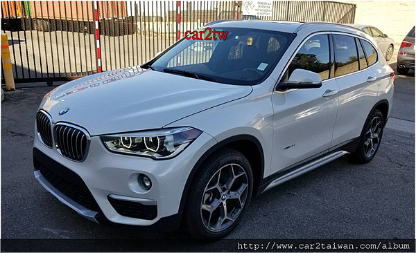 當初尋車時白小姐說明只是上班代步/接送小孩,預算有限,所以年份/里程數/顏色都不拘,  然而選擇BMW是覺得美規車安全性比較好,  (原來前陣子開著國產車的白小姐,與人發生擦撞,當時車上還有5歲大的兒子,  當時兒子嚇壞心疼不已,便促使她在一個月前決定換車 ,洽談過3家車商,但沒找到符合預算的車款) 白小姐16年的 X1 X28i美規車