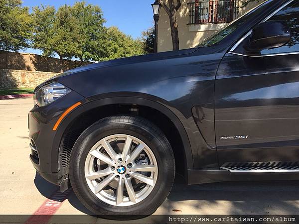 王小姐的外匯車BMW X5 xDrive35i順利回台領牌 王小姐的外匯車BMW X5 xDrive35i順利回台領牌