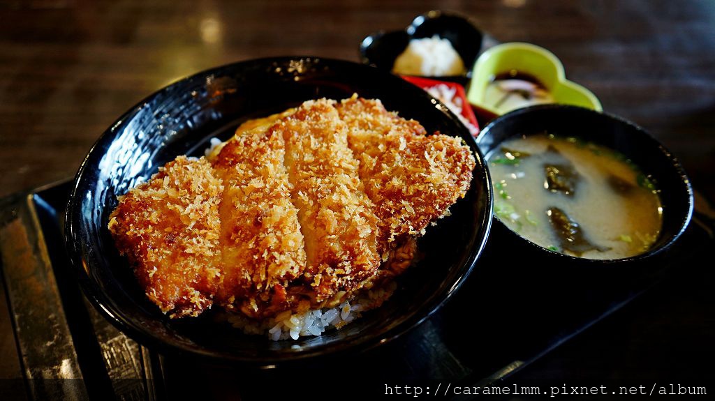 豬排丼飯