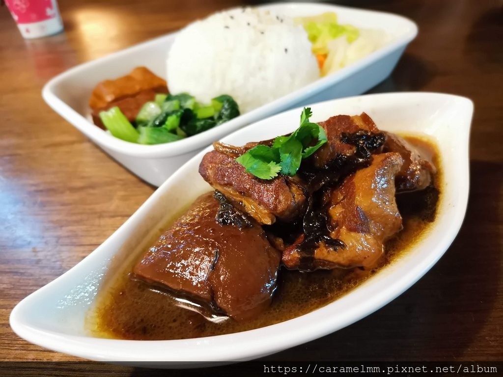 [食記] 新竹橫山 櫻木花道咖啡館 近內灣老街