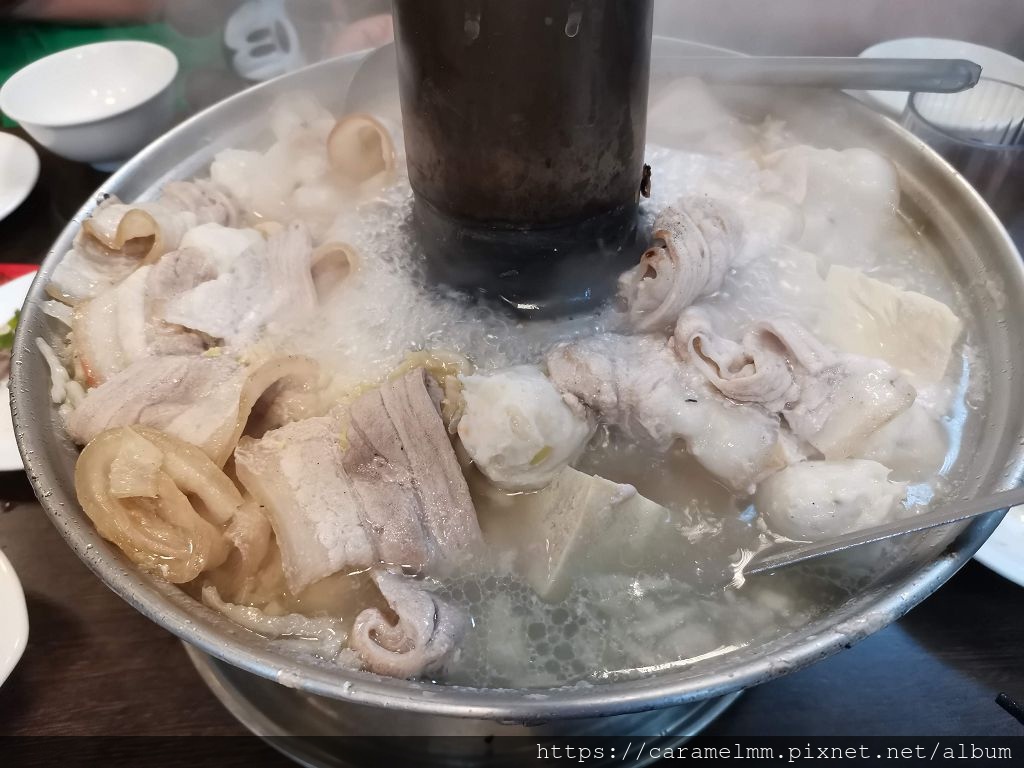 [食記] 台中南屯 劉家酸菜白肉鍋