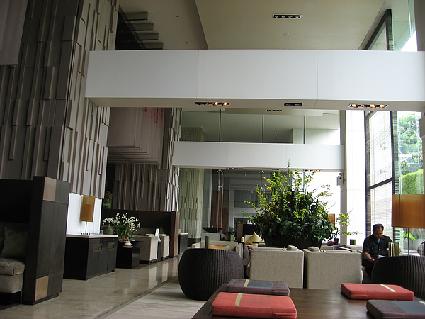 這是HILTON飯店的LOBBY