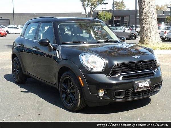 Mini Cooper S Countryman美規外匯車簡介 Mini Cooper S Countryman美規外匯車 台灣價錢 規格 配備 顏色 油耗 貿易商外匯車價格及mini Cooper S Countryman評價分享