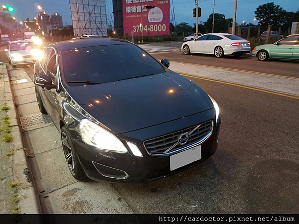 VOLVO富豪汽車2013 S60 T4台中中古車估價實例，VOLVO富豪汽車中古車行情及車輛介紹。