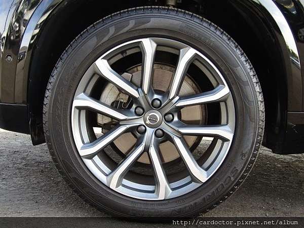 美規外匯車富豪volvo Xc90詳細介紹 美規外匯車富豪volvo Xc90開箱分享 美規外匯車富豪volvo Xc90評價分享 買賣外匯車 推薦建議la桃園車庫 買賣中古車估價推薦建議請找la桃園車庫 La桃園車庫是台灣自辦進口外匯車商之一 專營美規新古車 完整車況檢查及售後維修