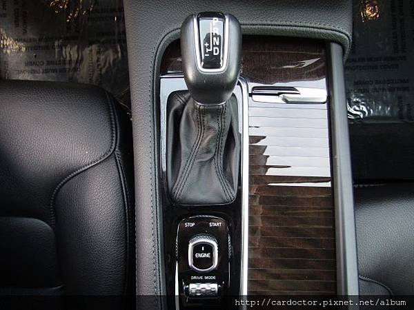 美規外匯車富豪volvo Xc90詳細介紹 美規外匯車富豪volvo Xc90開箱分享 美規外匯車富豪volvo Xc90評價分享 買賣外匯車 推薦建議la桃園車庫 買賣中古車估價推薦建議請找la桃園車庫 La桃園車庫是台灣自辦進口外匯車商之一 專營美規新古車 完整車況檢查及售後維修