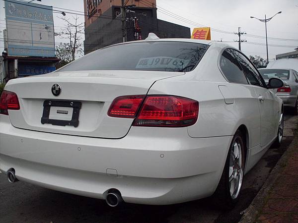 BMW 335i E92 17.JPG