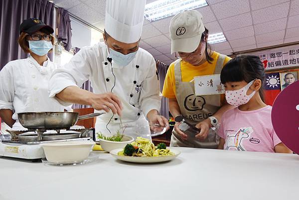 「漢」我們一起「來」到　高雄內門木柵國小分享愛！