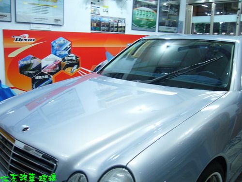 賓士E210藍色汽車玻璃搭配SUPER-G12隔熱紙 賓士E210藍色汽車玻璃搭配SUPER-G12隔熱紙