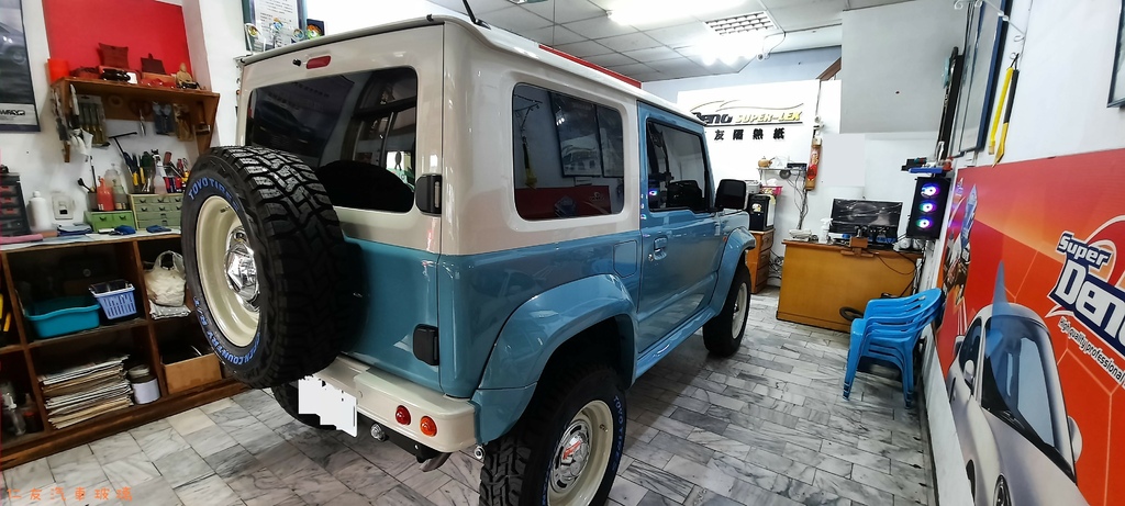 台南仁友汽車玻璃_隔熱紙- JIMNY 獨特風貌，汽車隔熱紙