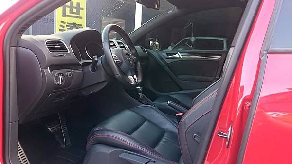 【佳世達汽車】2011 Volkswagen Golf 正AP卡鉗~正ABT鋁圈 ~0986996997 阿田