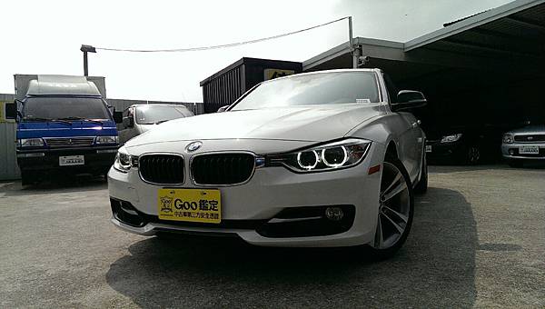 2012 328i 2.0 2萬KM_190.jpg