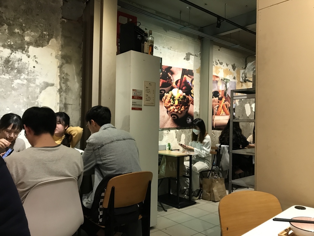 [台北。信義] 市政府站：日式平價美食小小麥台北信義店（內有