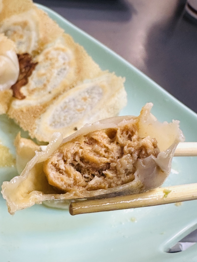 【捷運永春站美食】信義區：只推冰花餃子的有煎餃子館(北市松德