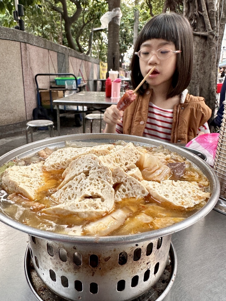 台北。萬華︱龍山寺站︱一碗70塊的臭豆腐小火鍋︱臭博士臭豆腐