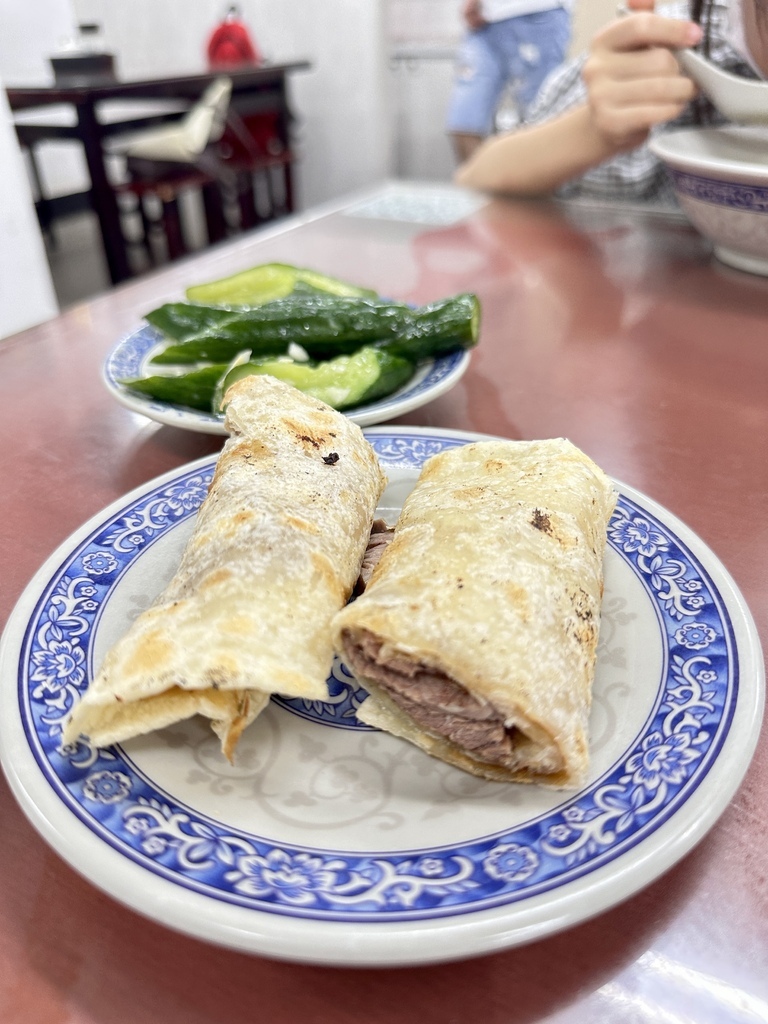 【台北中正美食】西門町牛肉麵：老字號清真黃牛肉麵可免費加湯加