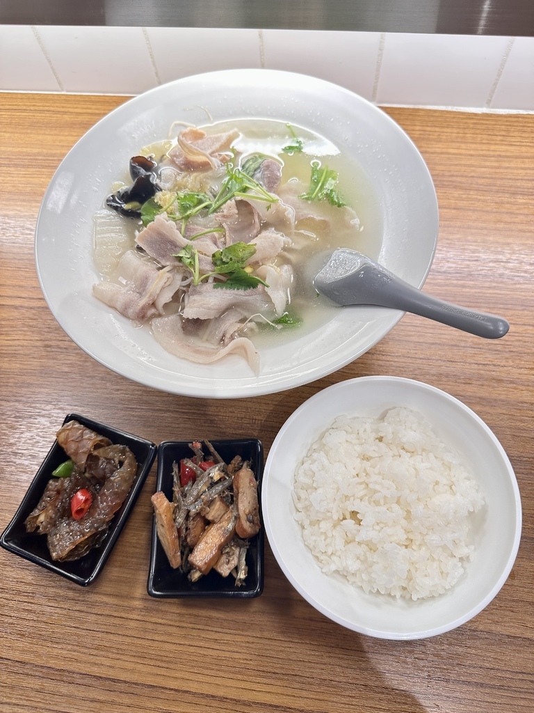 【台北信義美食】想嗑酸菜魚：一個人就可以吃的平價酸菜魚和東北