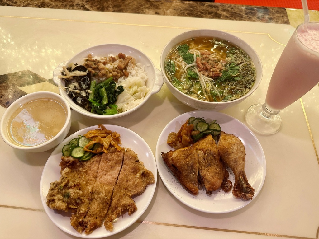 [食記] 西門町 半世紀的排骨飯傳奇-東一排骨