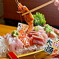 今日魚市 光華三創店 綜合生魚片 (1).jpg