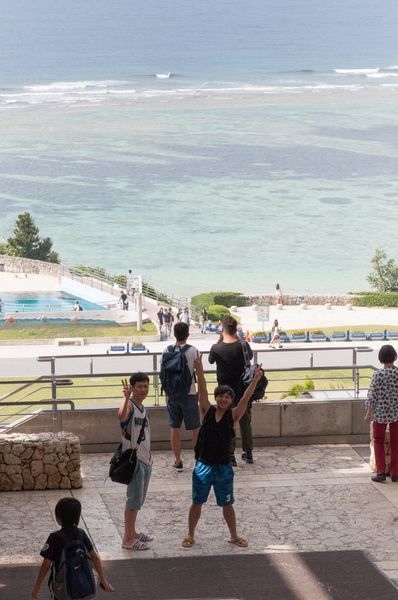 沖繩必去|| 美麗海水族館 & 海洋博公園，旁邊就是大海!