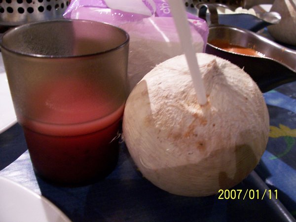 東南亞水果汁與香水椰