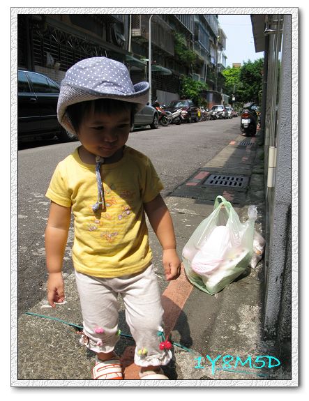 1Y8M05D-01.jpg 1Y8M05D-01.jpg