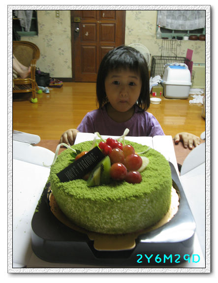 2Y06M29D-吃cake03.jpg