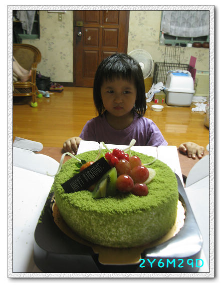 2Y06M29D-吃cake07.jpg